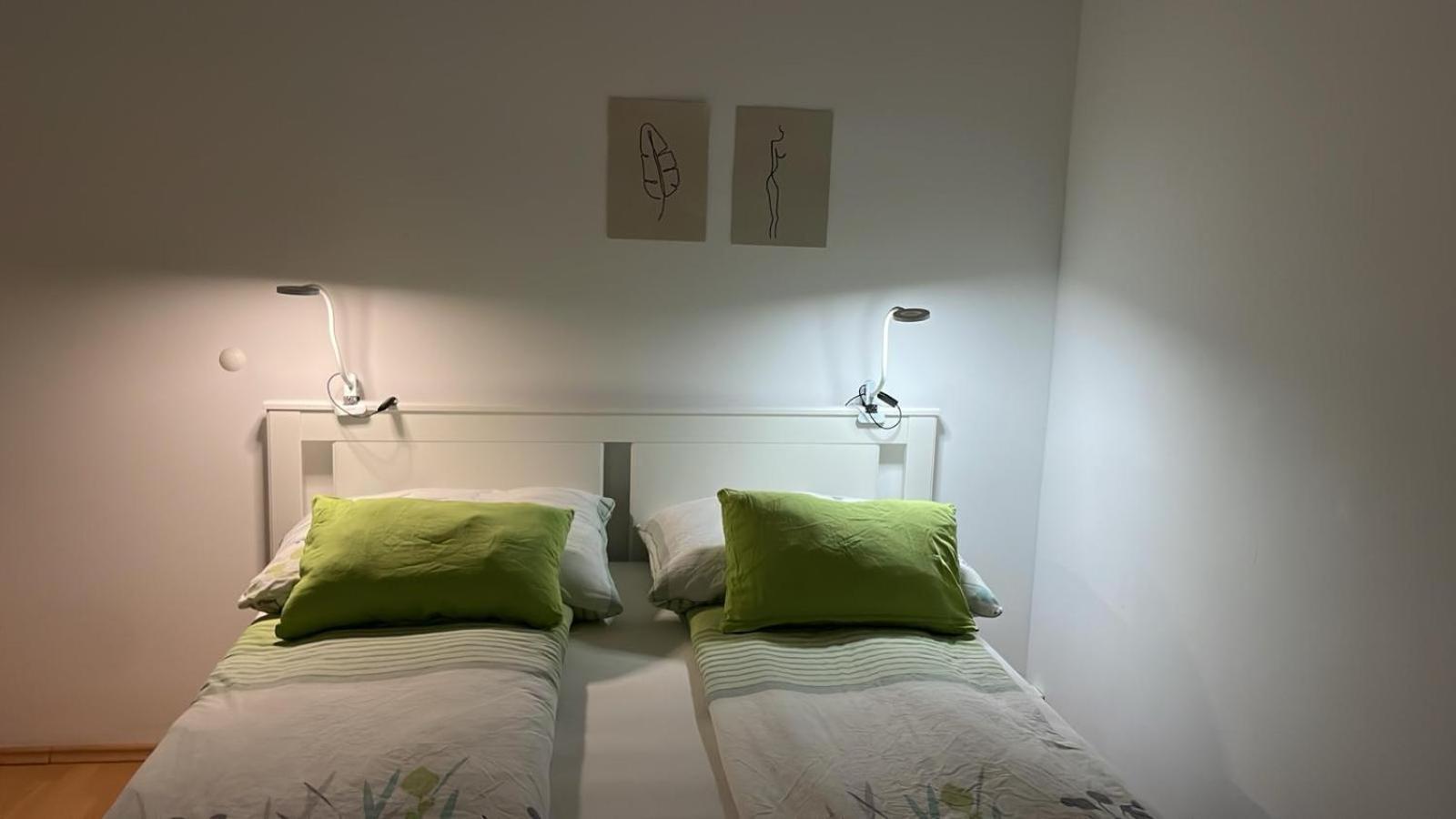 Best Rated Central Apartment Vienna - Ac, Wifi, 24H7Days Self Check-In, Board Games, Netflix Exterior photo